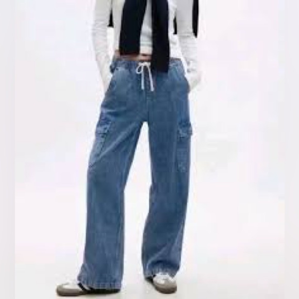✨ GAP High Rise Wide-Leg Elastic Waist Cargo Jeans – Size Medium ✨